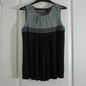 Cirana grey pleated black sleeveless shell top size M
